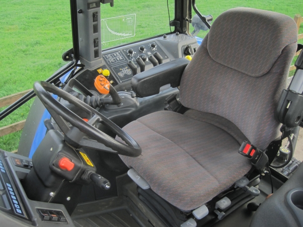 New Holland TM190