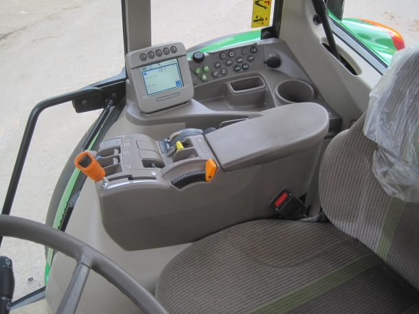 John Deere 6430