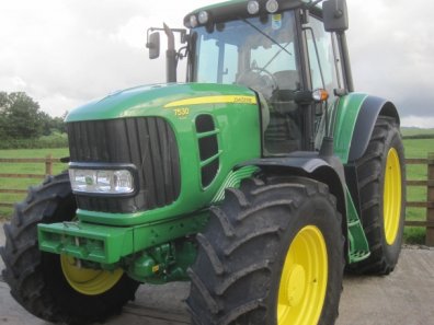 John Deere 7530