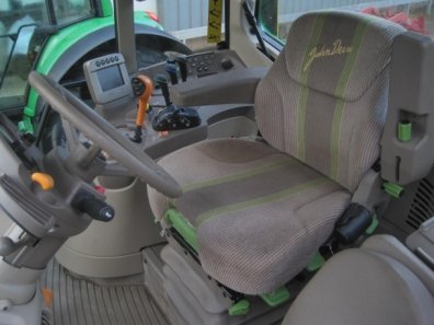 John Deere 7530