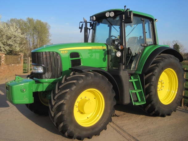 John Deere 6930