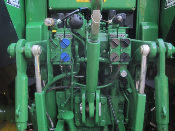 John Deere 6930