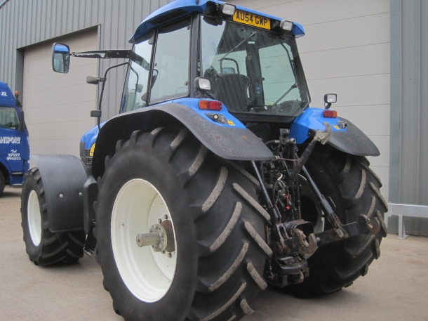 New Holland TM190