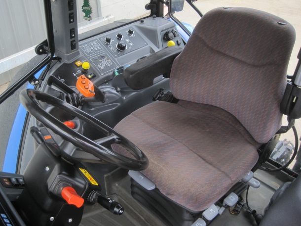New Holland TM190