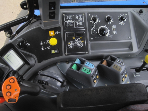 New Holland TM190