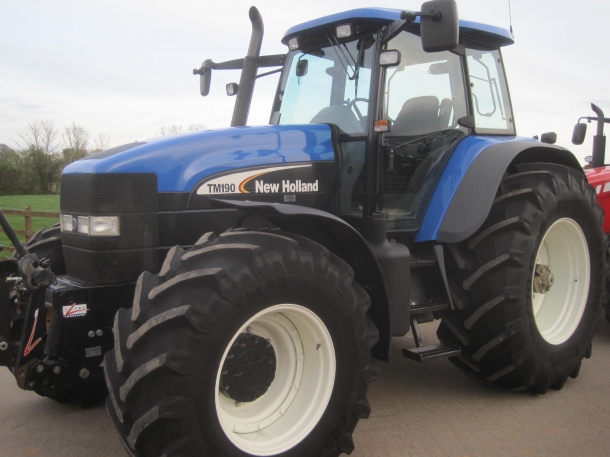 New Holland TM190