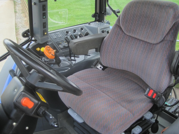 New Holland TM190
