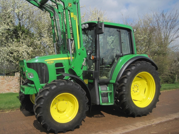 John Deere 6230