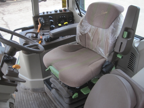 John Deere 6320