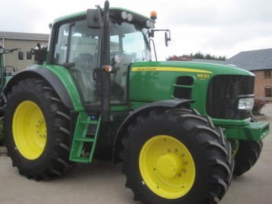 John Deere 6830