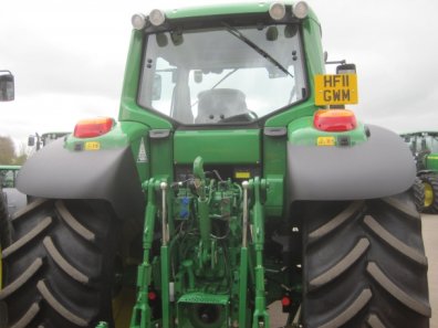 John Deere 6830
