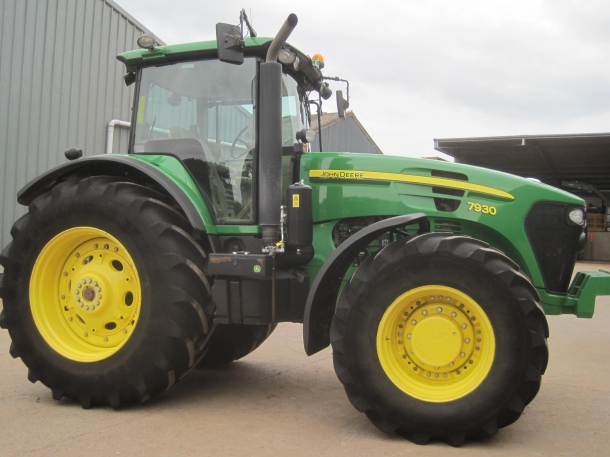 John Deere 7930