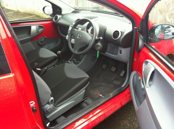 Peugeot 107 1.0 Urban Lite manual