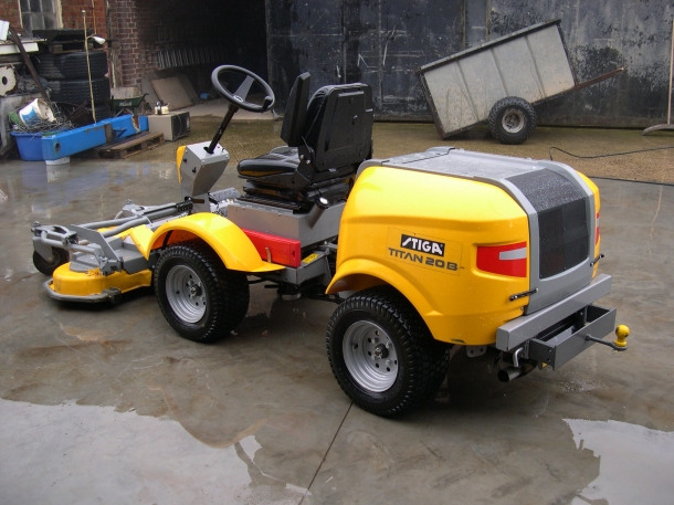 Stiga Titan 20B