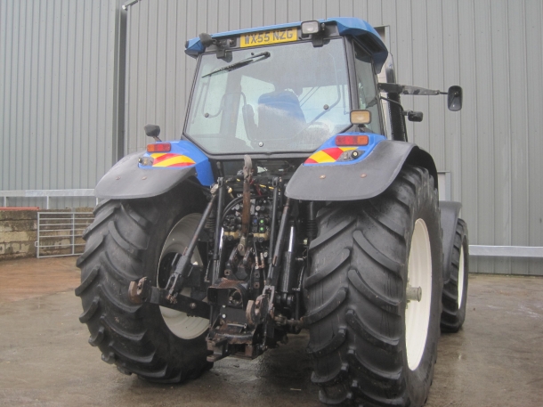New Holland TM175