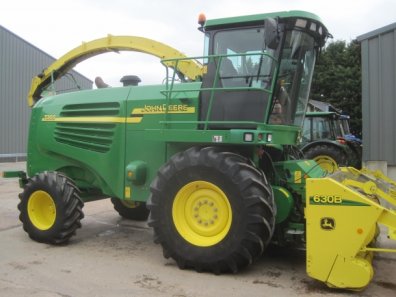 John Deere 7300