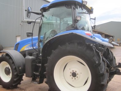 New Holland T6030 Plus