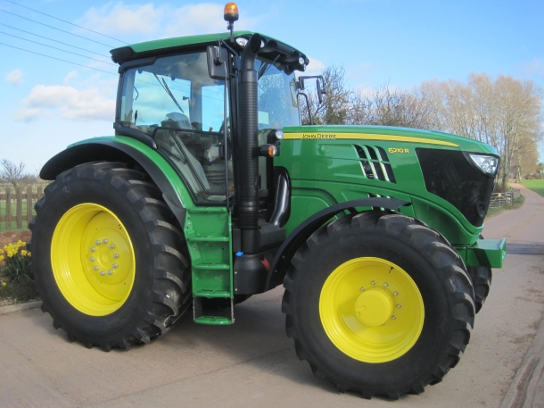 John Deere 6210R