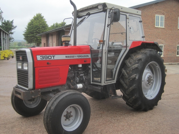 Massey Ferguson 390T