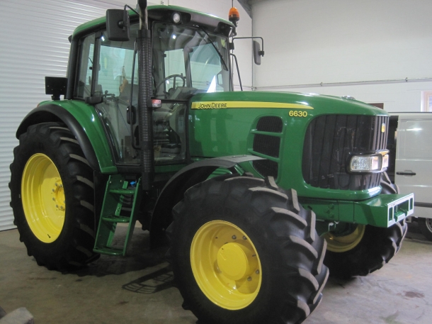 John Deere 6630