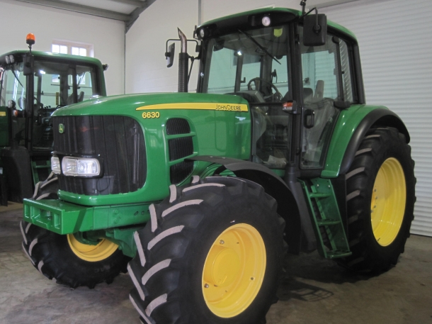 John Deere 6630