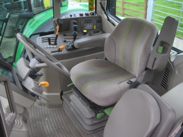 John Deere 6630