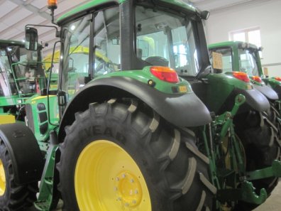 John Deere 6630