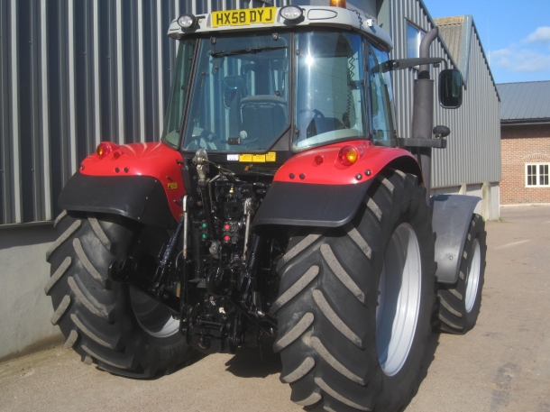 Massey Ferguson 5475