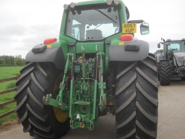 John Deere 7530