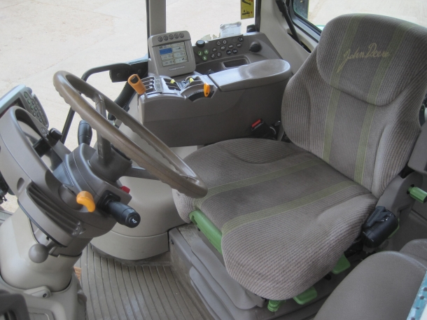 John Deere 7530
