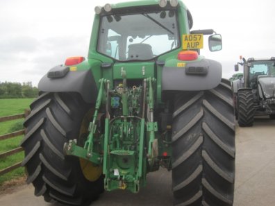 John Deere 7530