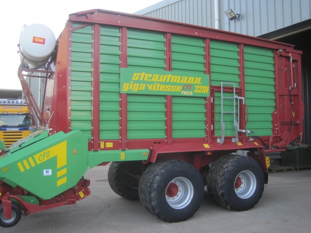 Strautmann Giga Vitesse CFS 3201 forage wagon