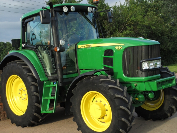 John Deere 6630