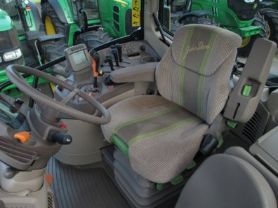 John Deere 6630