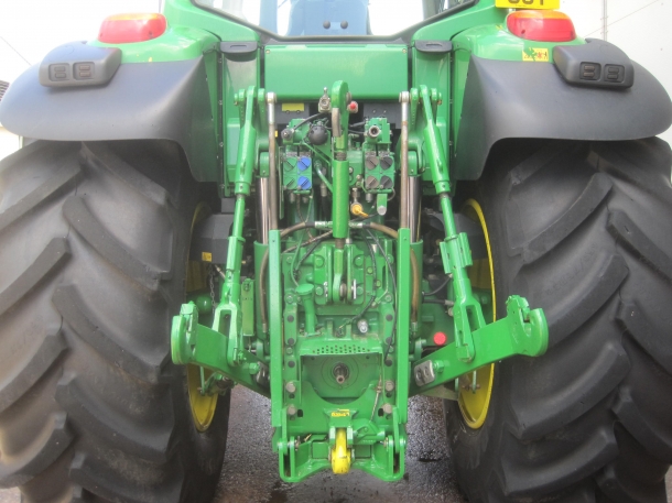 John Deere 7530