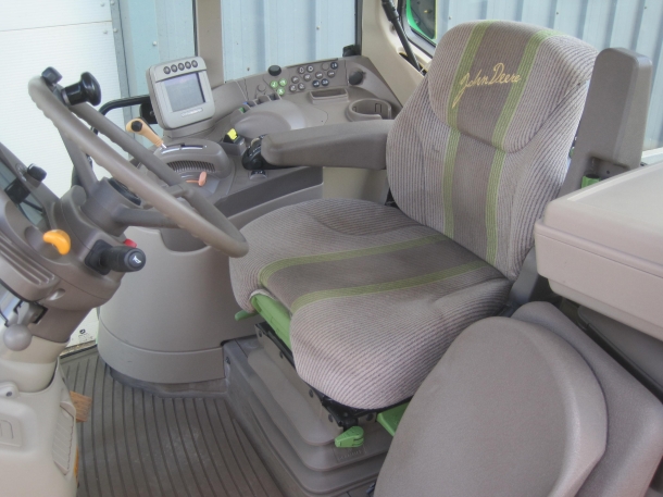 John Deere 7530