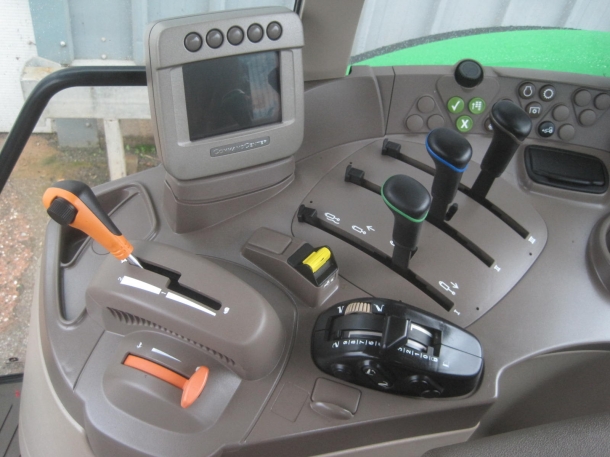 John Deere 6430