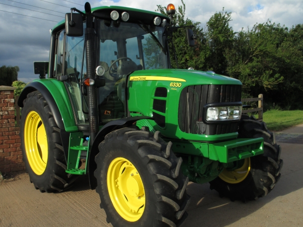 John Deere 6330