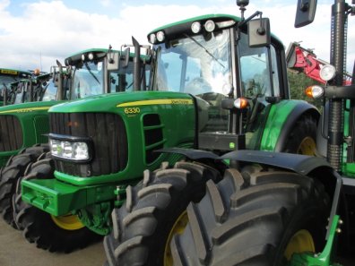 John Deere 6330