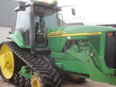 John Deere 8210T