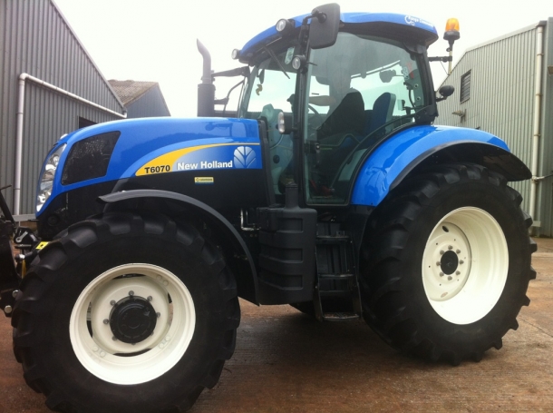 New Holland T6070