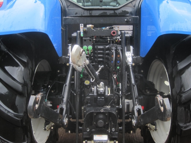 New Holland T6070