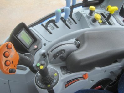 New Holland T6070