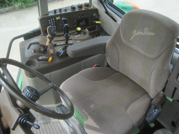 John Deere 6920S