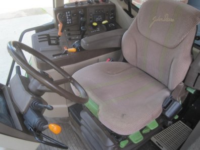 John Deere 6910