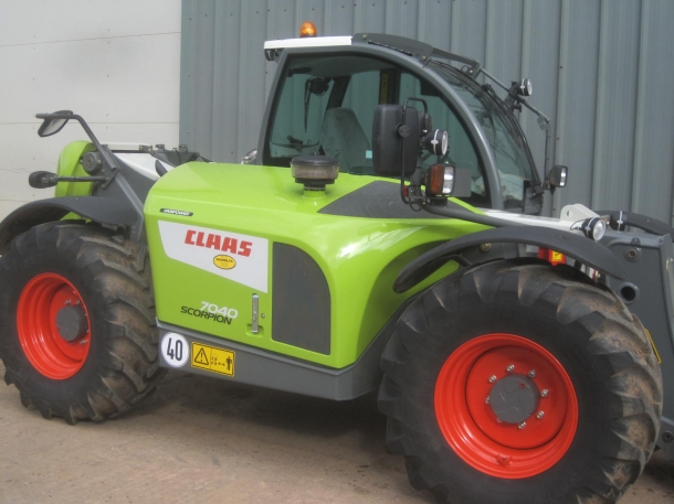 Claas Scorpion 7040 VP +