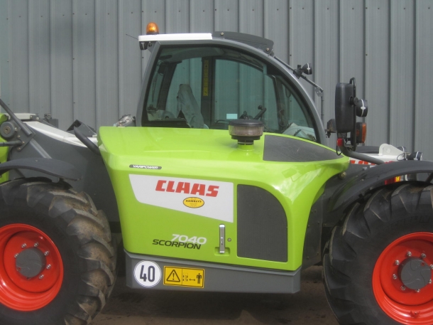 Claas Scorpion 7040 VP +