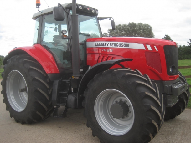 Massey Ferguson 7499