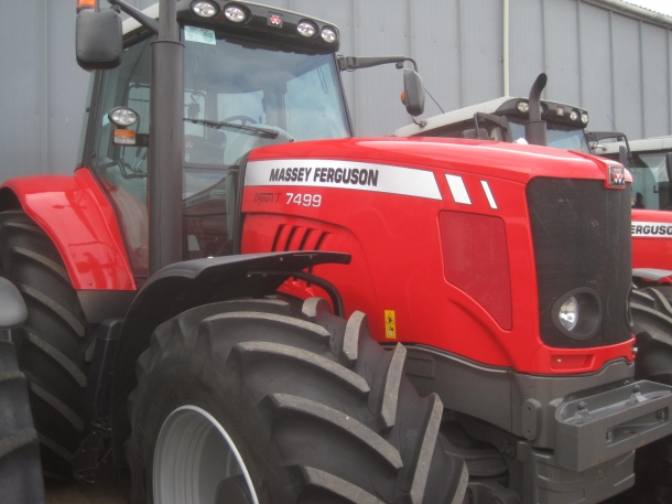 Massey Ferguson 7499