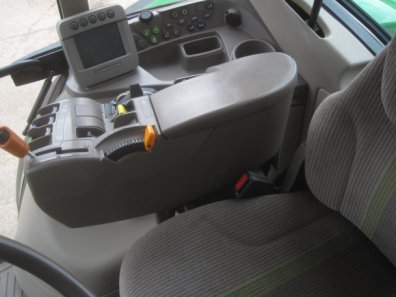 John Deere 7530